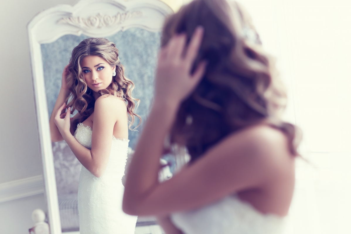 Bride Mirror 5K Beautiful Wallpaper
