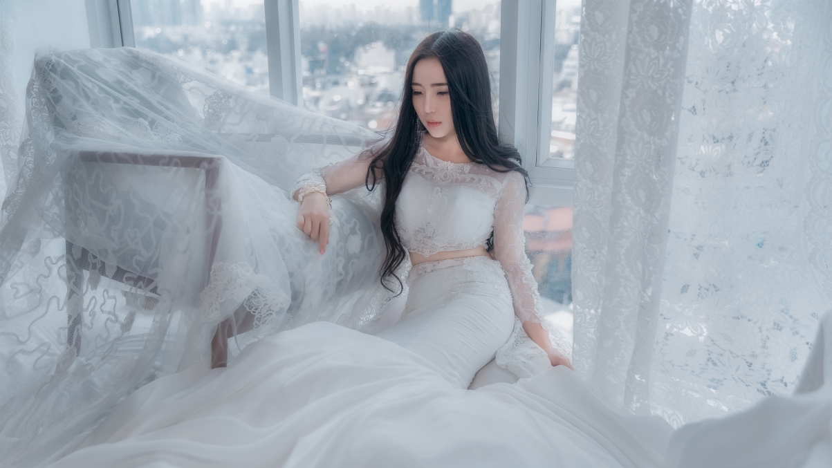 Bride white wedding dress 5k beauty wall