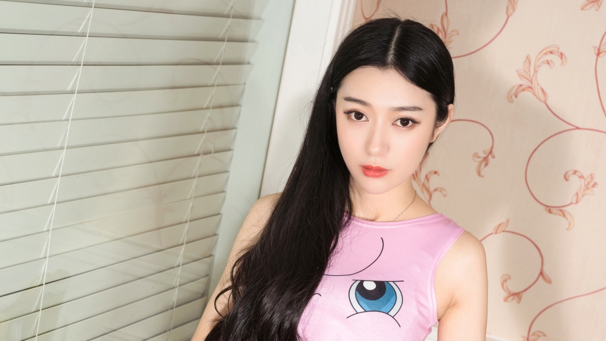 Xiaoxin Long Hair Beautiful Model 4K Wallpaper