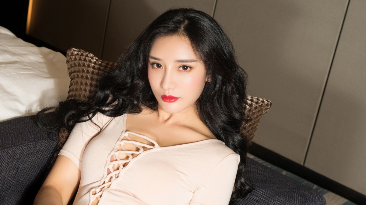 Konishi sofa seductive beauty model 4