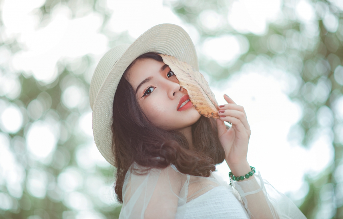 Little fresh and beautiful girl 4k wallpaper