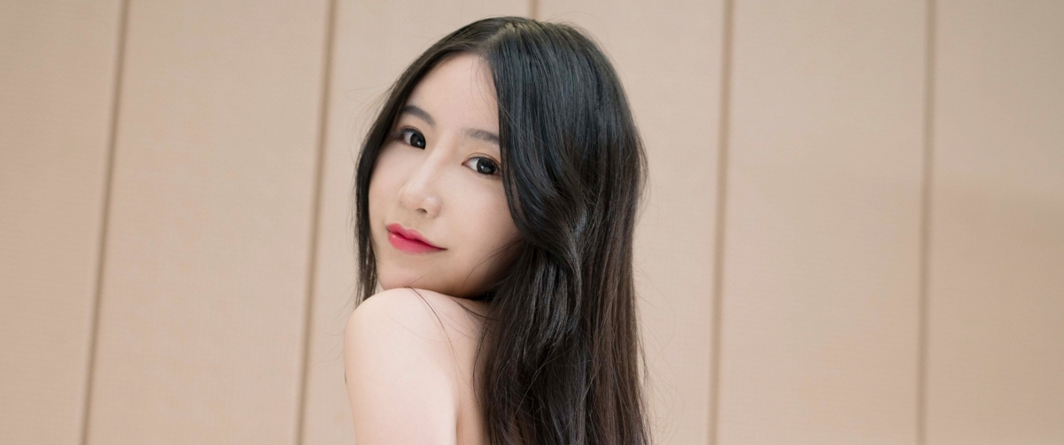 Fragrant Shoulder Beauty Xie Zhixin 3440x144