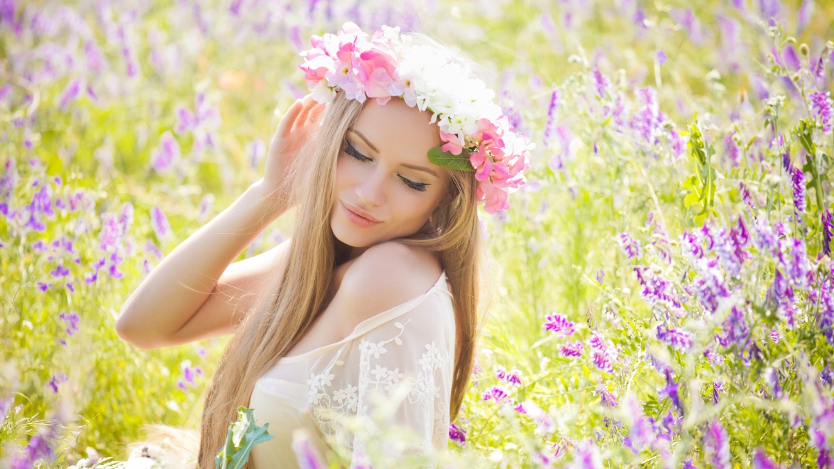 Summer flowers beauty wreath 4K