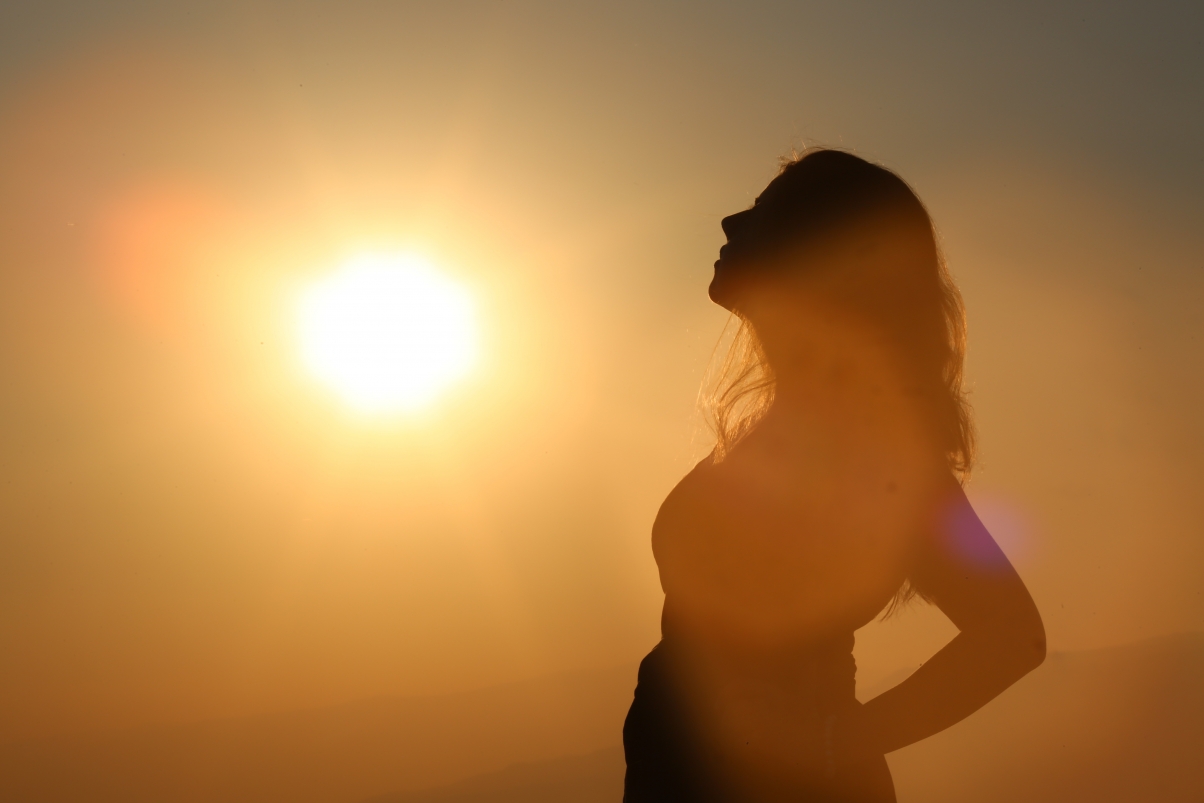 Sun face pregnant beauty 5k wall