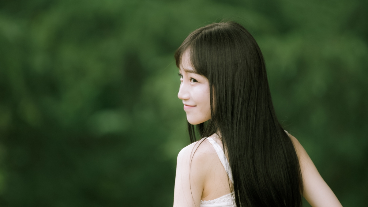 Shallow smile pure beauty 4K wall