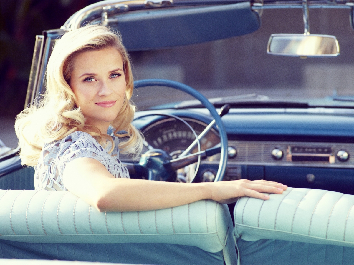 Car blonde beauty 4K wallpaper