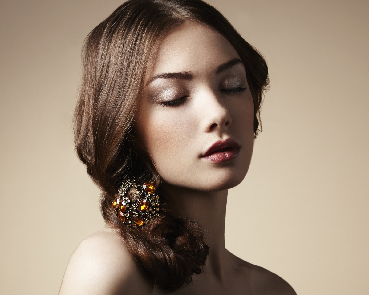 Girl With Closed Eyes Makeup 7K Beauty Pictures