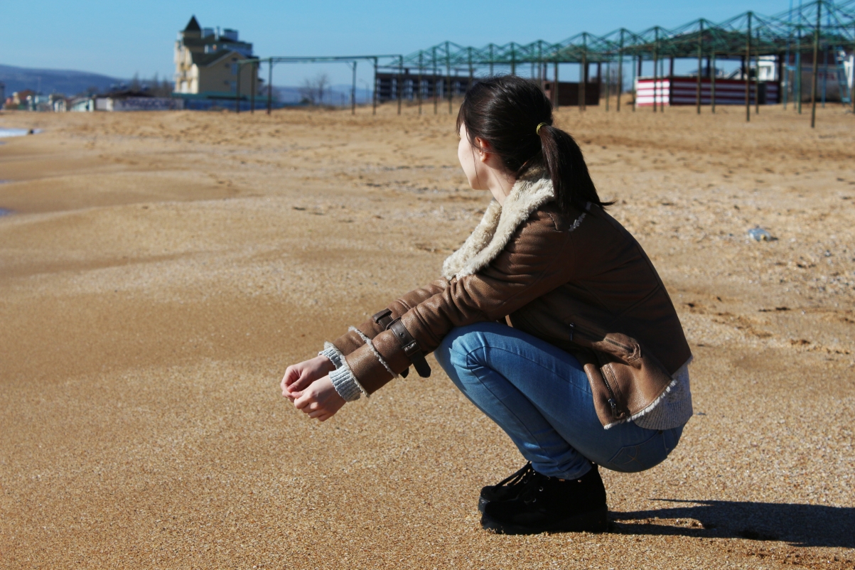Girl sand sun photography 5K figure