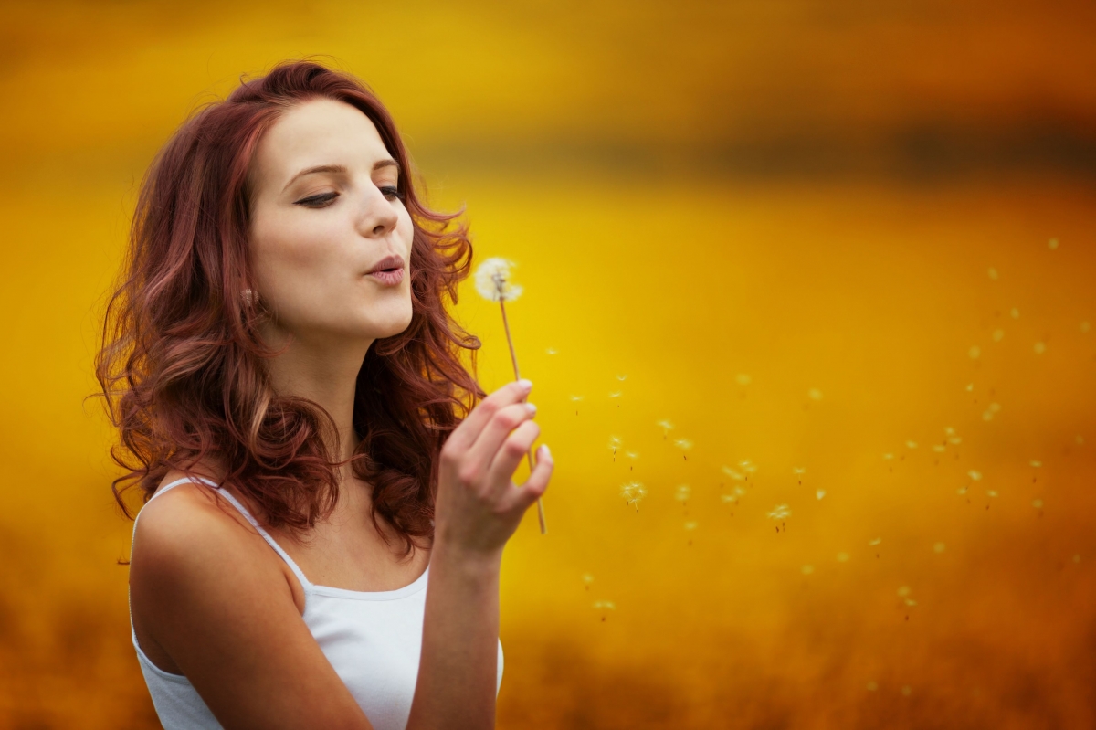 Girl Dandelion 4K Wallpaper