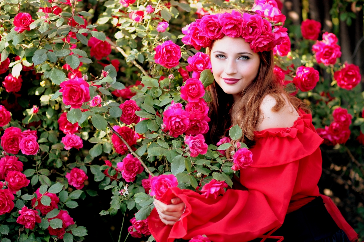 Girl rose wreath flower beauty