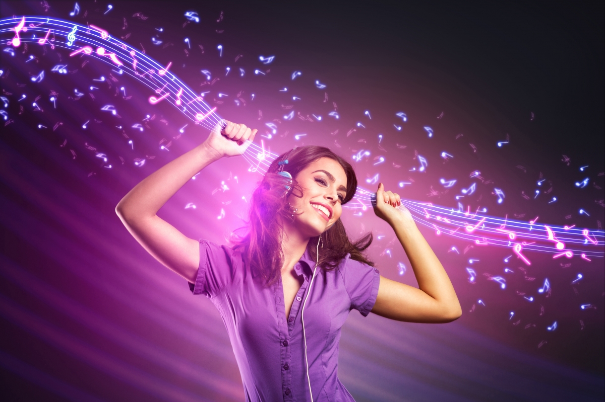 Girl headphones music 4k beauty wall