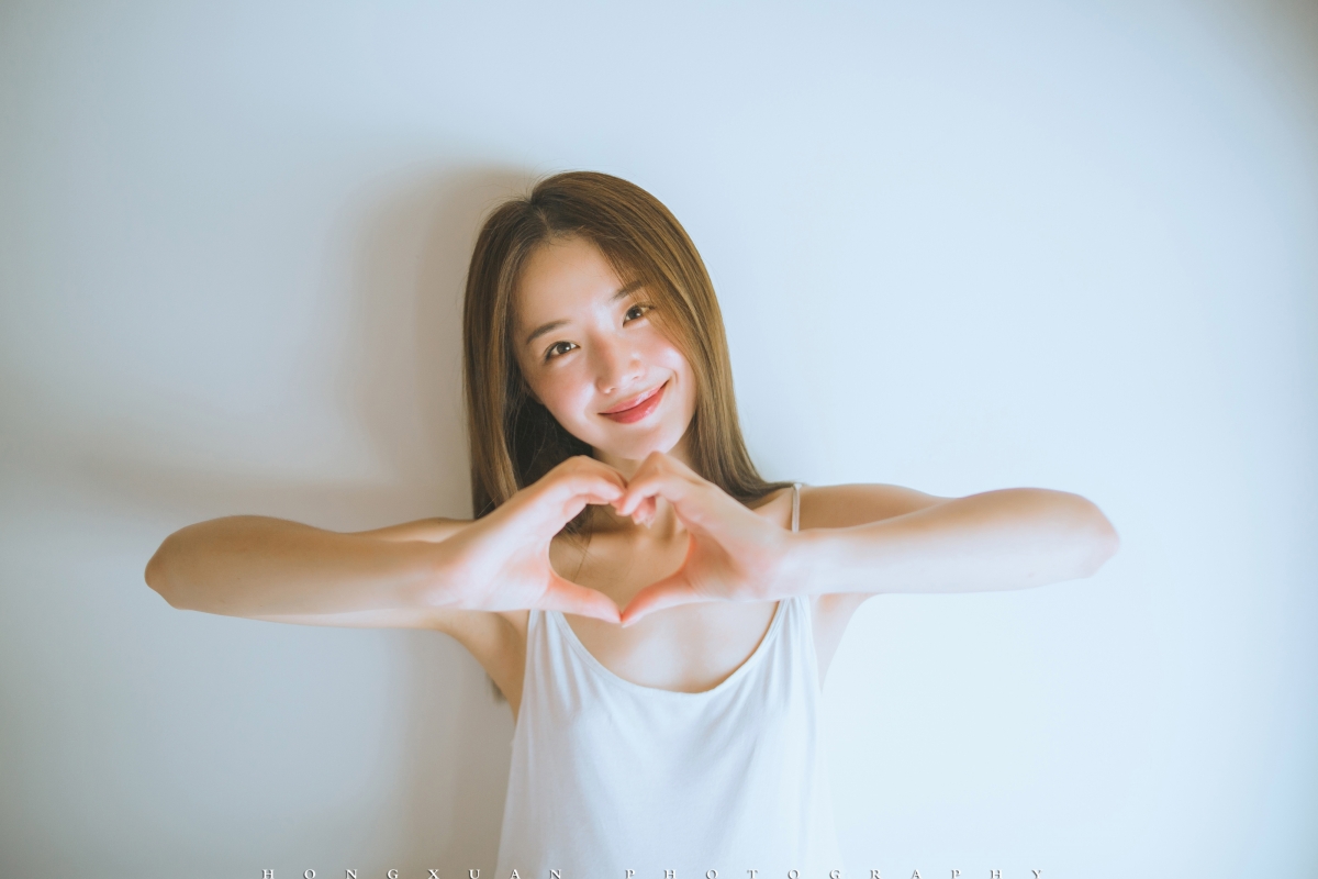 Heart gesture