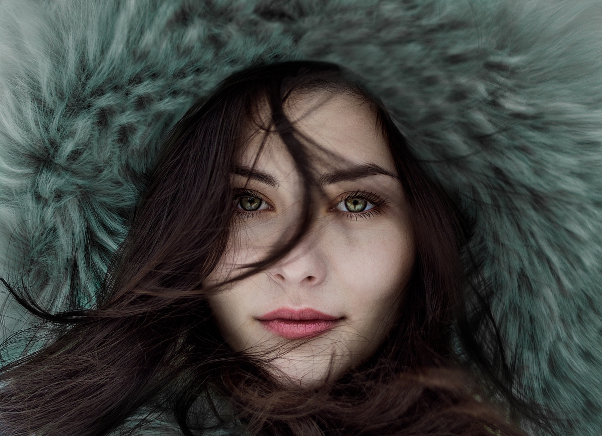 Hat girl with beautiful eyes