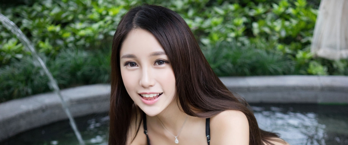 Liu Yining Lynn Hot Spring Cute Beauty