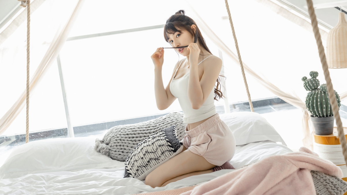Liu Yining has a beautiful body and a beautiful white