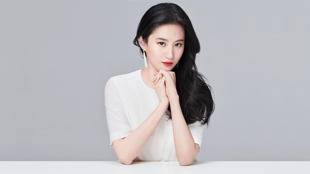 Liu Yifei White Clothes 4k Wallpaper
