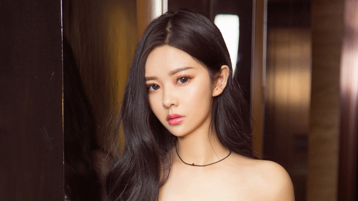 Ling Xier beautiful model photo 4k wall