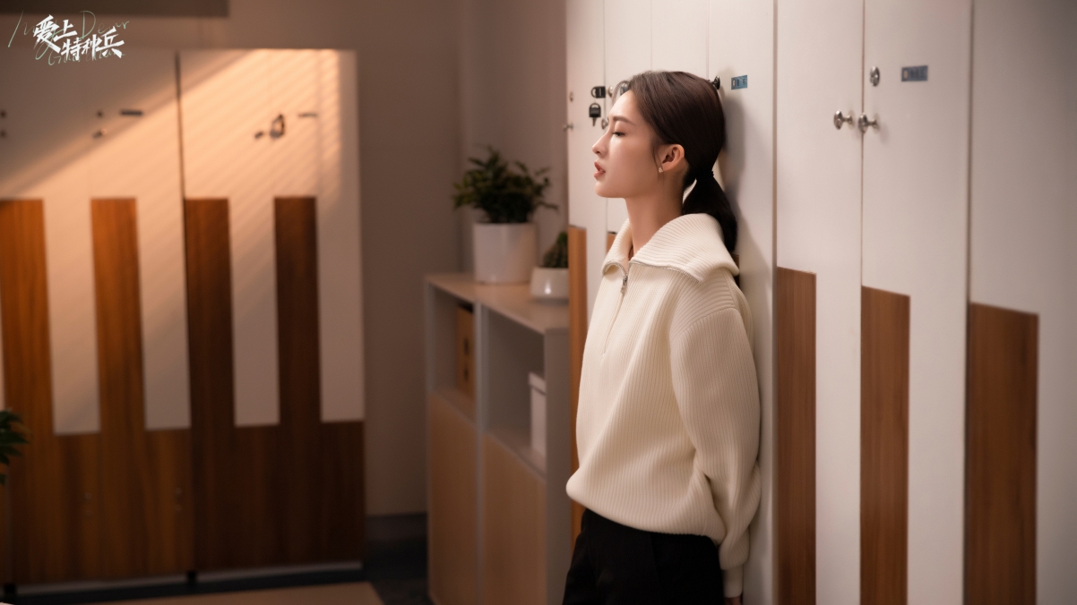 Li Qin White Sweater 4k HD Wallpaper