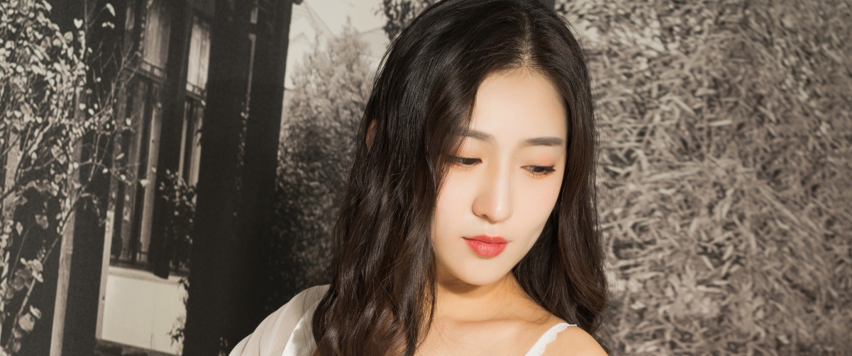 Carat goddess Jiang Lu seductive and beautiful