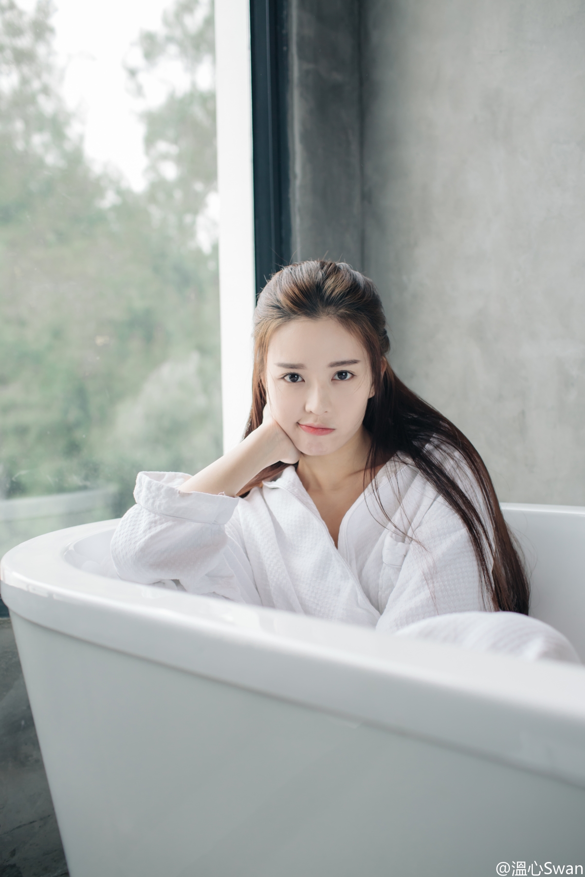 Cute Goddess Wenxin Swan 4K Wallpaper