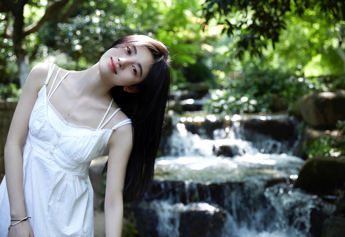 Ju Jingyi