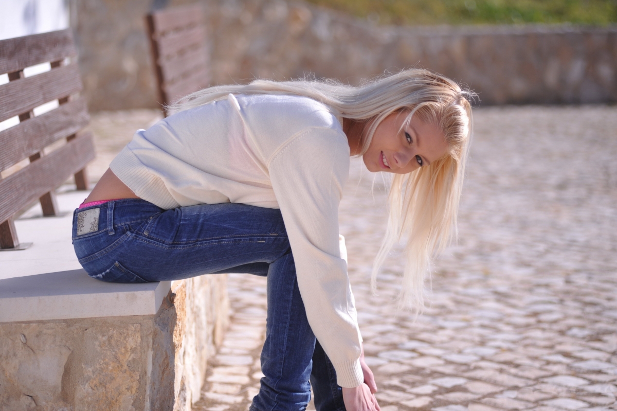 Blonde model with slim body 4