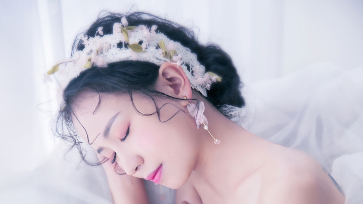 Wedding beauty with closed eyes beautiful photo 4K