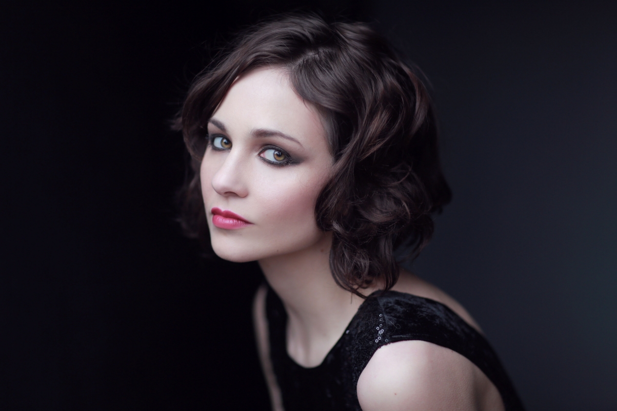 Black background beauty 4k wallpaper