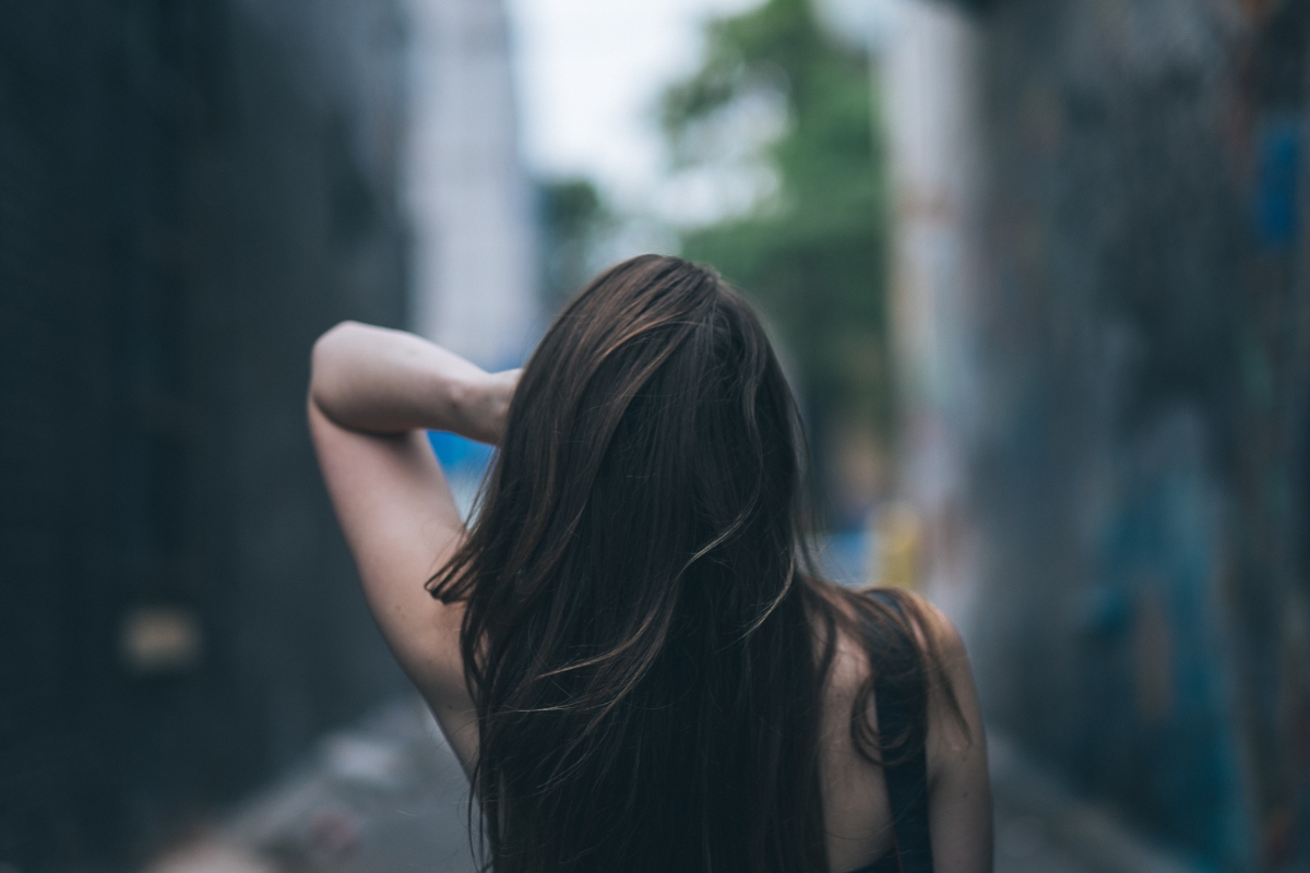 Brunette girl back photography 4K wallpaper