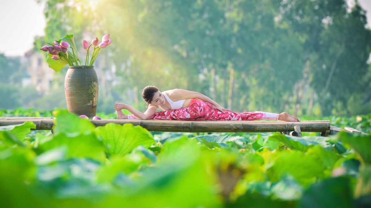 Lotus Pond Yoga Elegant 4K Wallpaper