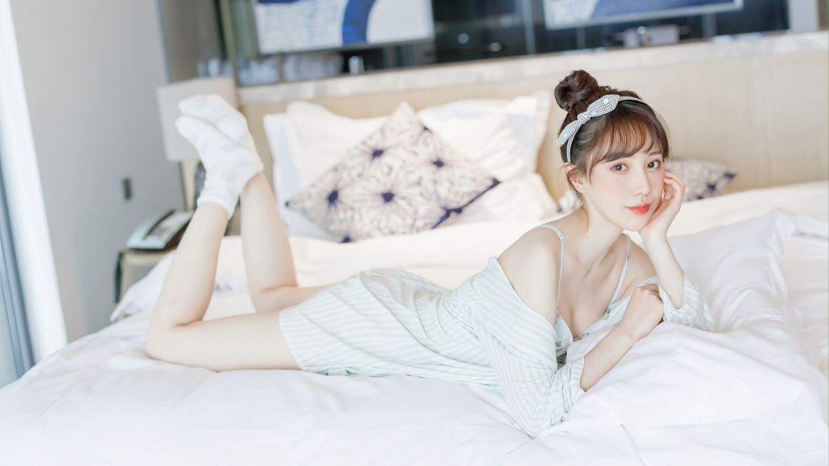 Nice little fresh beauty Liu Yining 4k