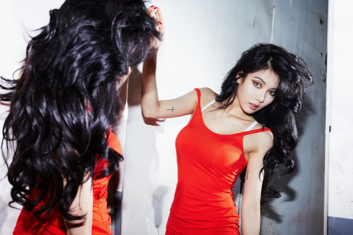 Korean model beauty Kim Hyuna 5K wall