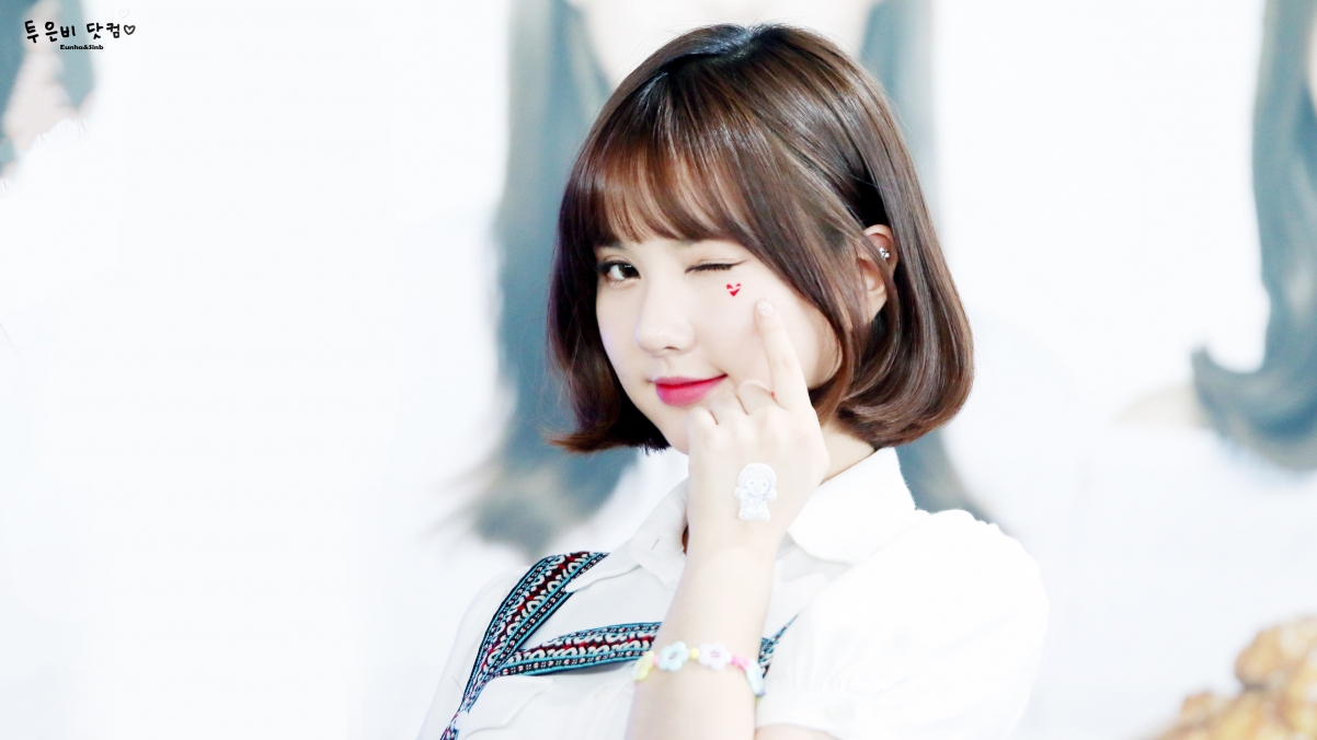 Korean beauty 4K wallpaper