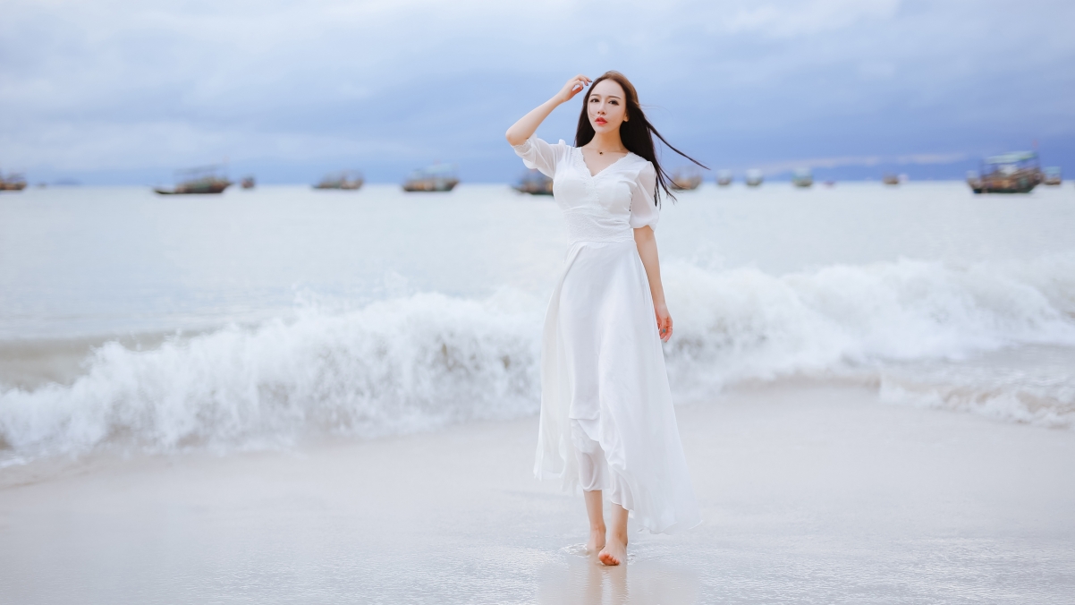 Seaside beach white long skirt clear
