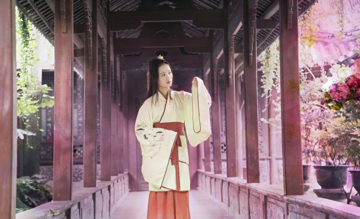 5K pictures of beautiful women in ancient costumes