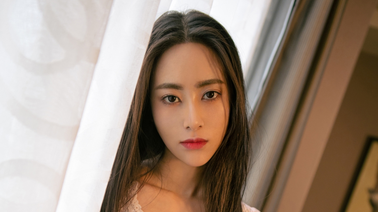 Flying Angelababy beauty model with long hair