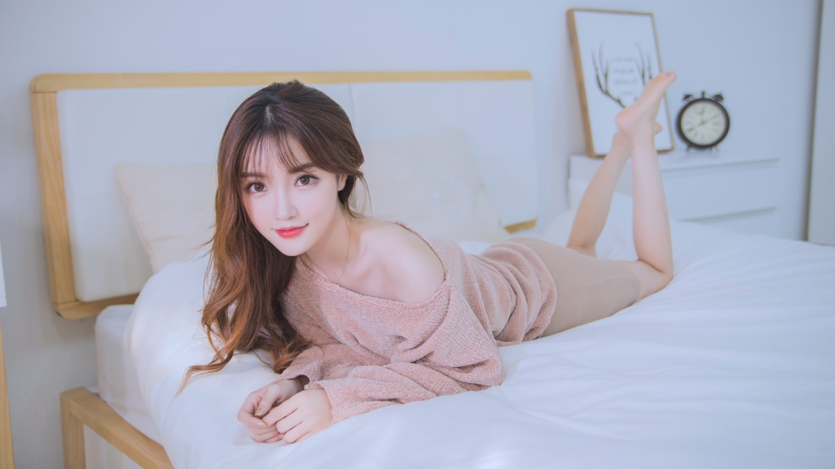 Cute and innocent girl 4k wallpaper