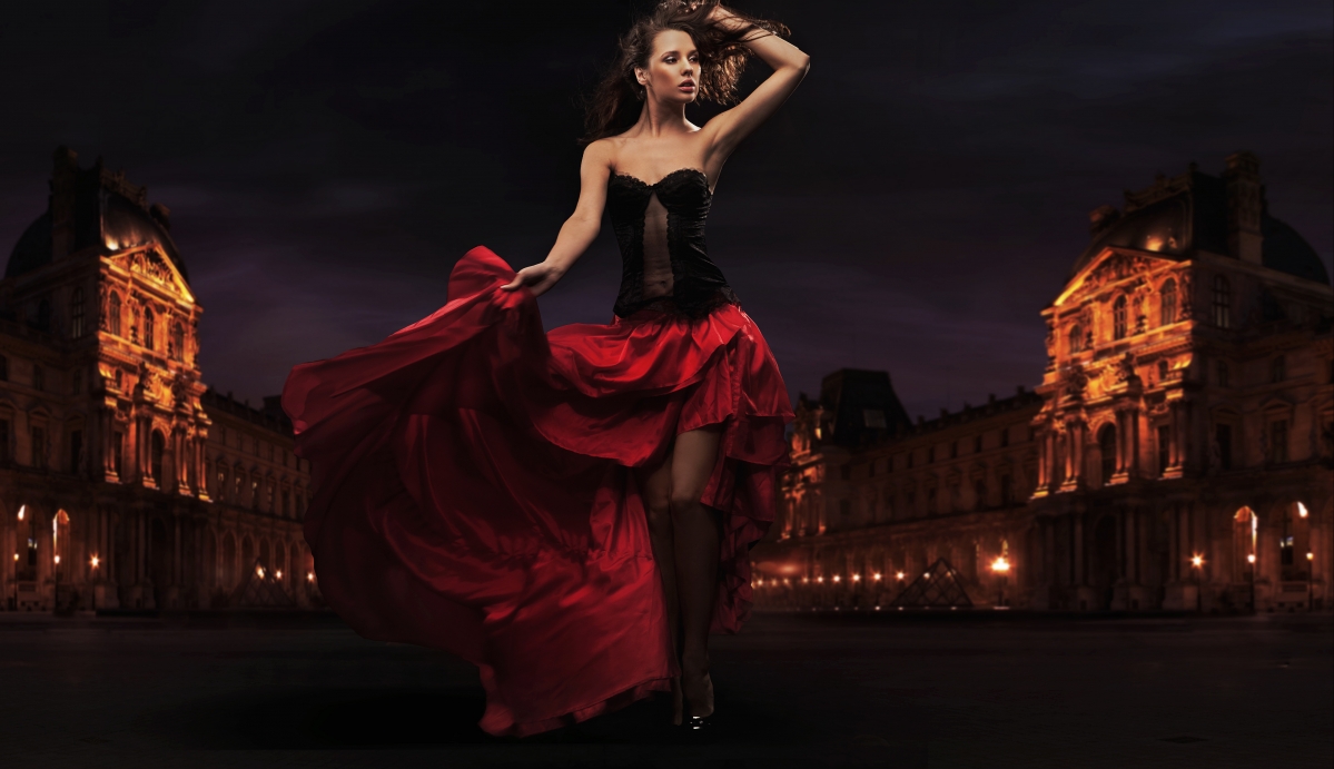 Red dress on the streets of Russian cities