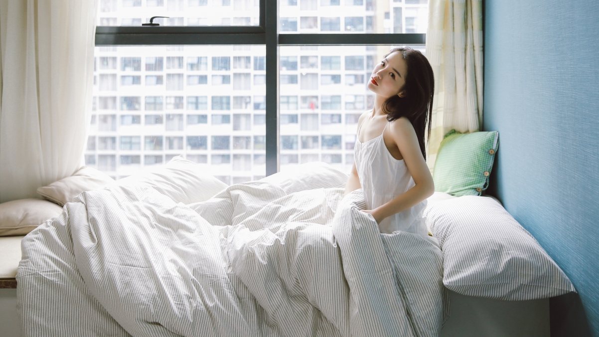 Fresh and beautiful photography in bed Nini 4