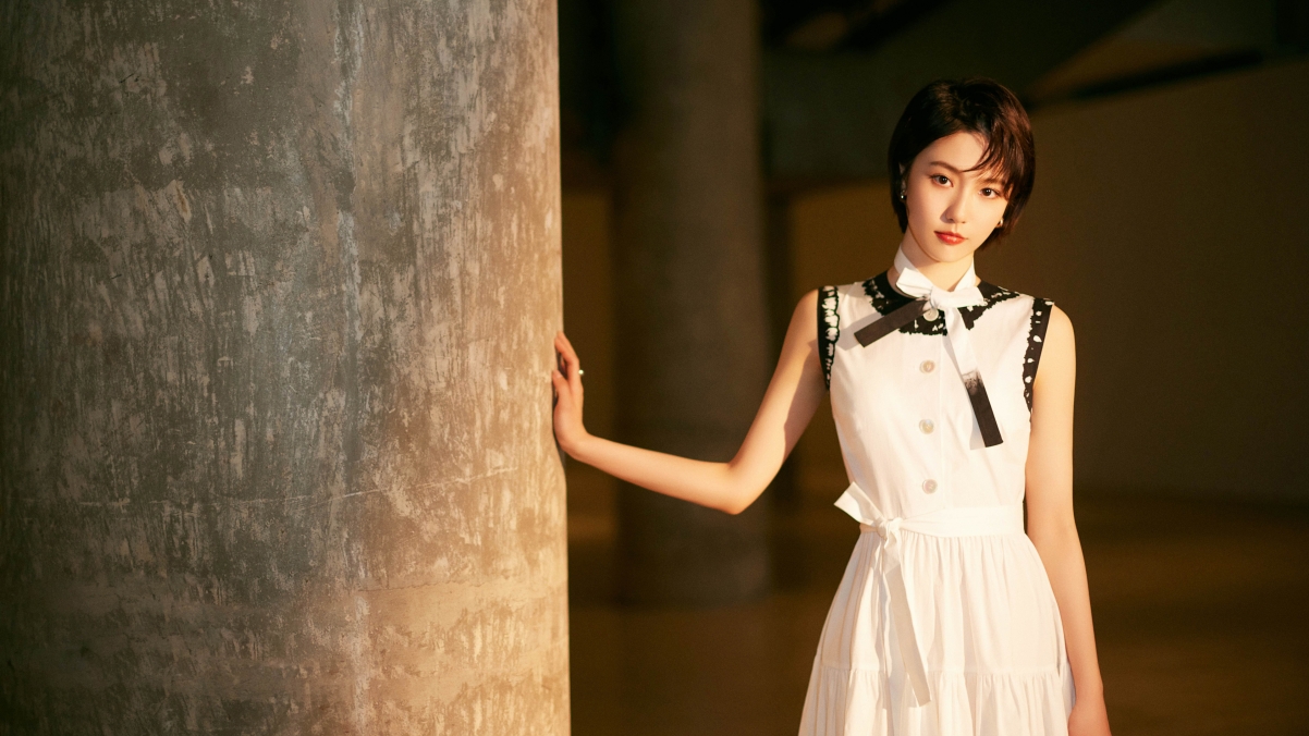 Achievement White Skirt HD 4K Beauty