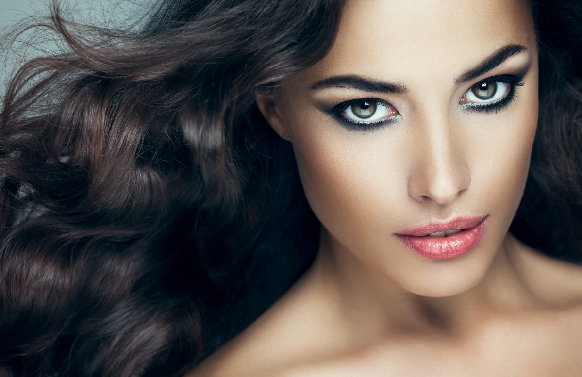 8k beauties with wavy hair neck