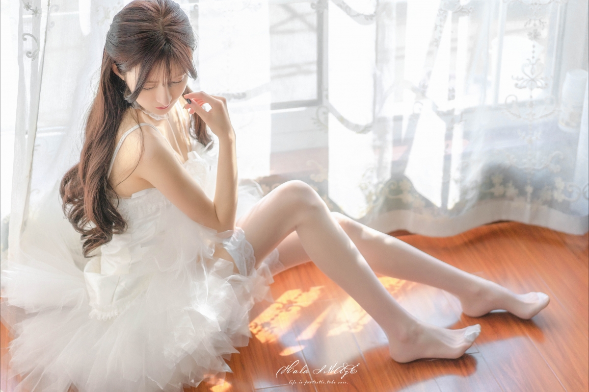 White wedding dress white stockings beauty