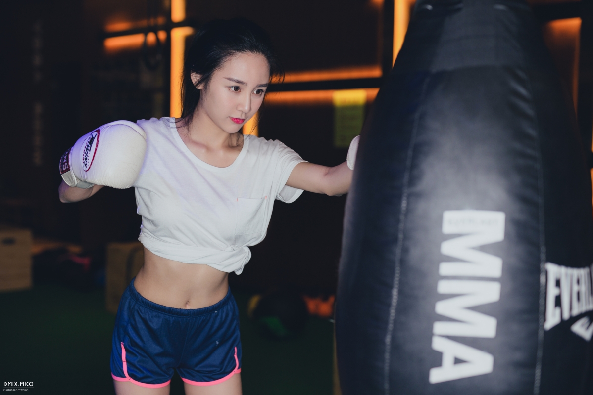 kuemma Aya Hee boxing gloves Ken