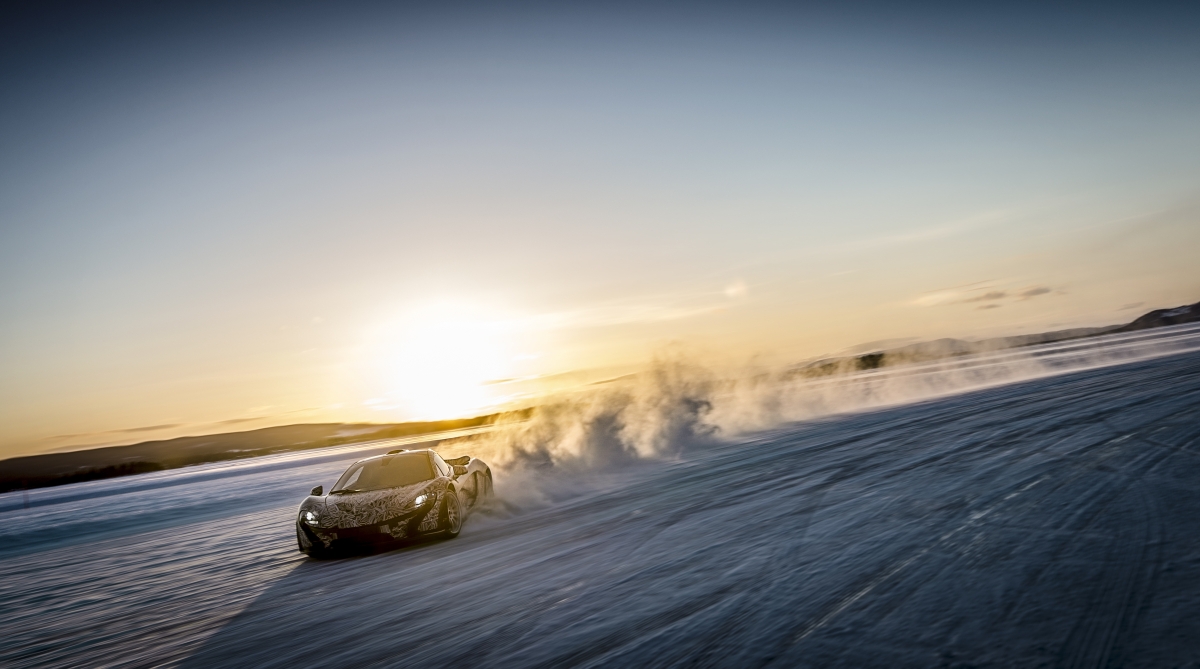 Snow McLaren Speed ​​Supercar