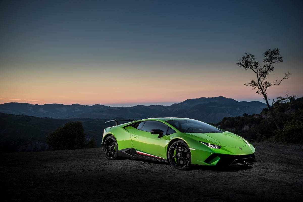 Green Lamborghini Sports Car 4K Wallpaper