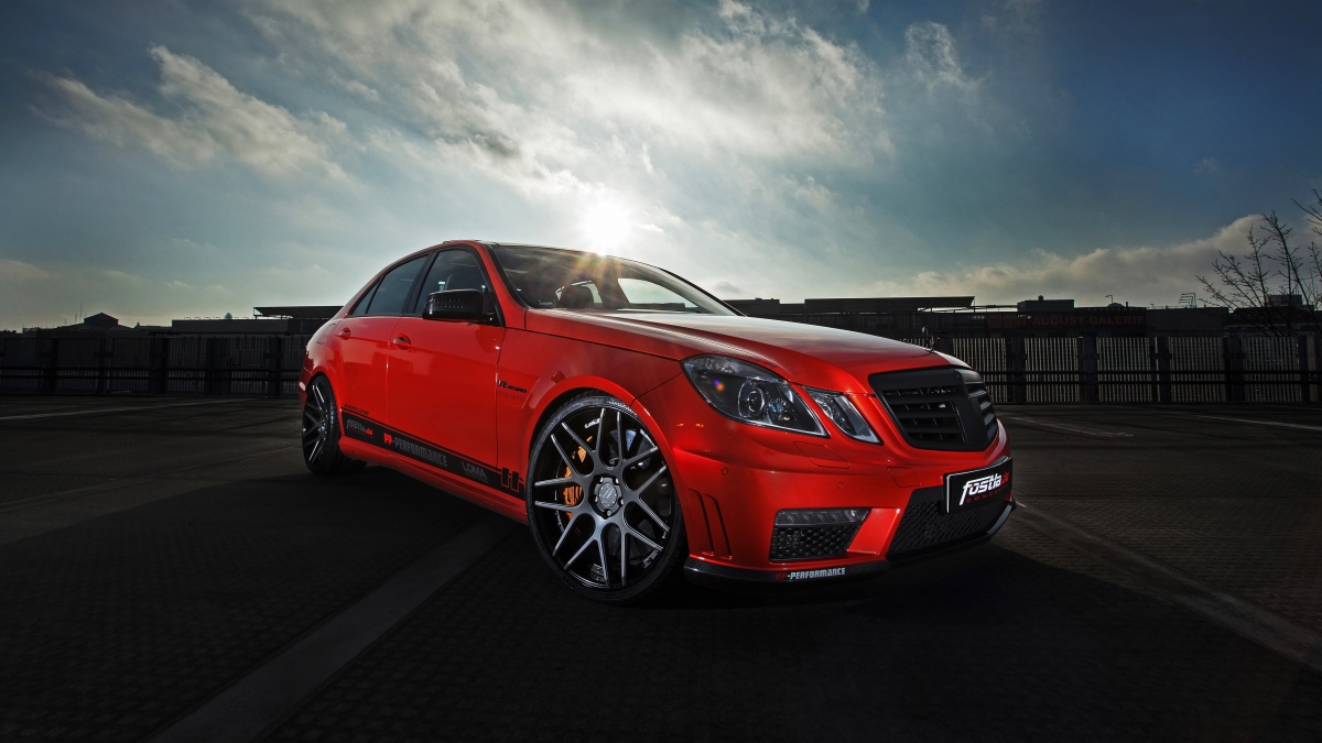 Red Mercedes AMG W212 4k wall