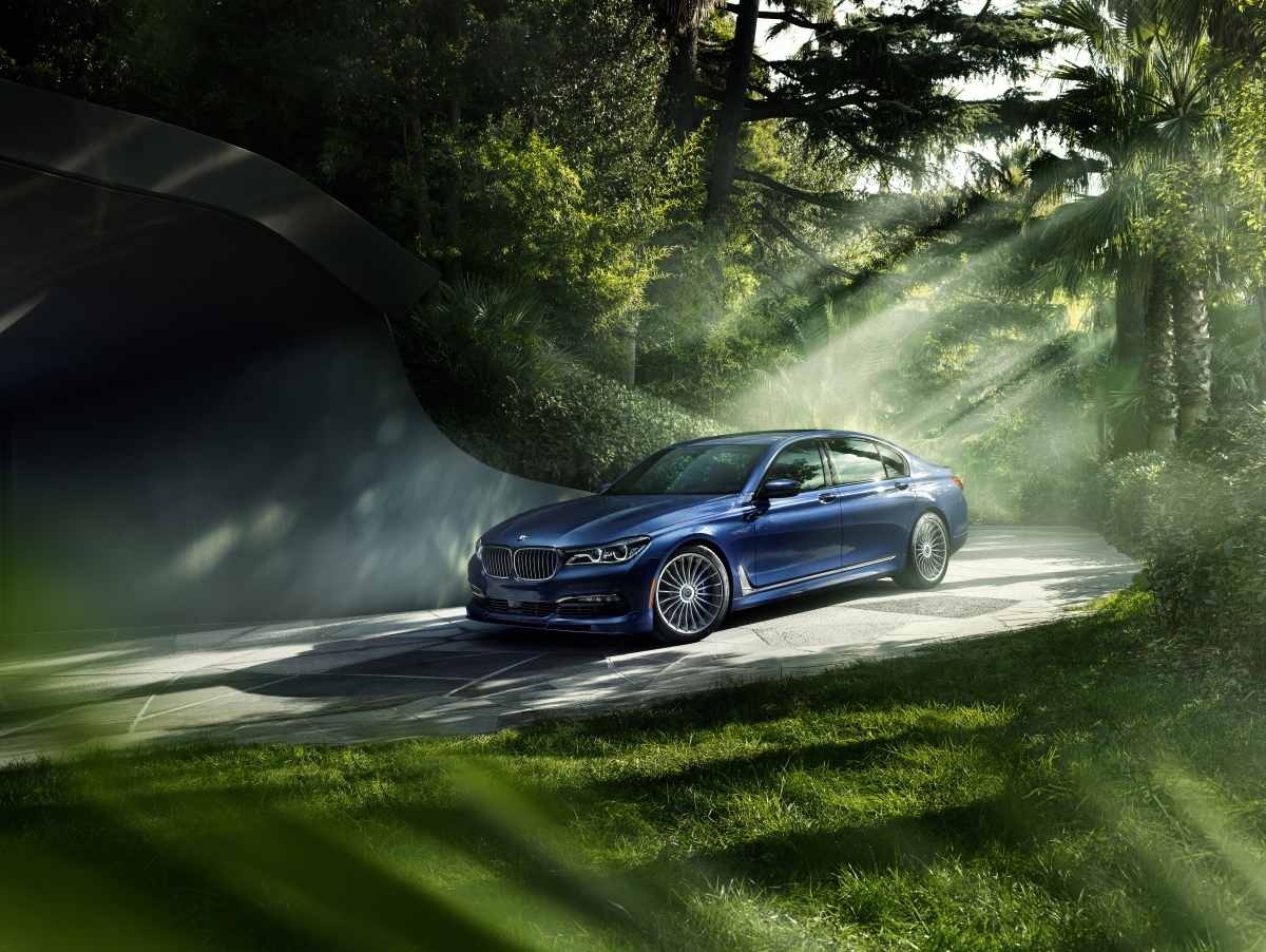 Alpine Forest BMW 7 Series 4K High