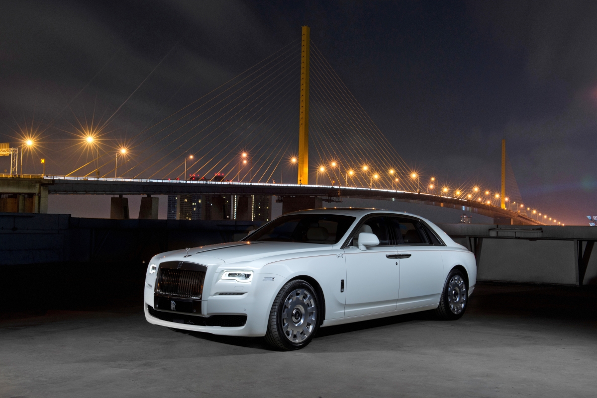 White Rolls Royce Ghost 4K HD
