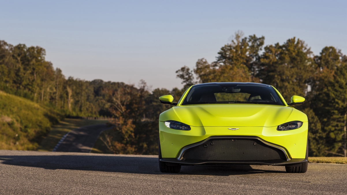 Aston Martin 4K Sports Car Wallpaper