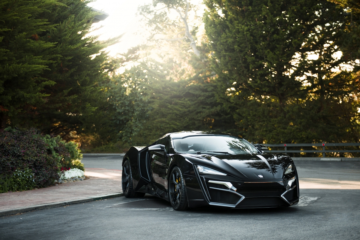 HyperSport Lykan black running